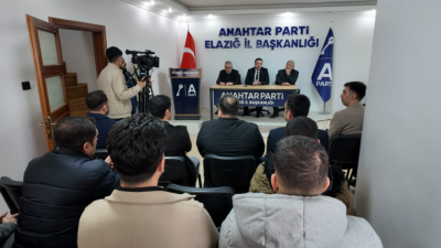 Elazığ Anahtar Parti'den Yoğun Katılımlı Ramazan Bayramı Bayramlaşma Programı