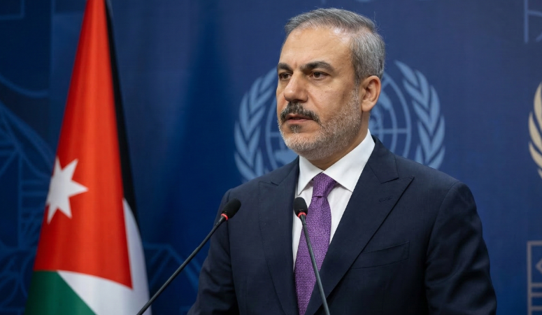 Dış Politikada 'Eksen' Tartışması: Günübirlik Hamleler İtibarı Zedeliyor